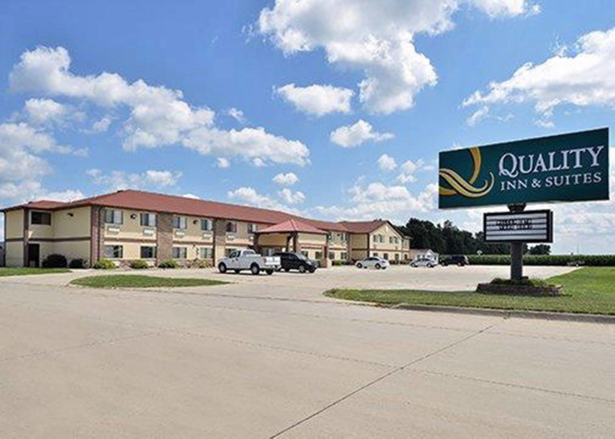 Quality Inn & Suites Grinnell Near University Exteriör bild